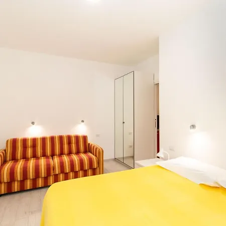 Chiavari Comfortable Flat With Balcony & Parking *