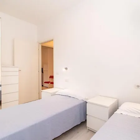 Chiavari Comfortable Flat With Balcony & Parking Apartment