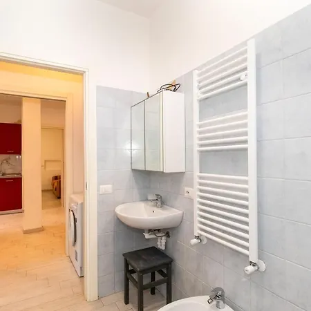 Chiavari Comfortable Flat With Balcony & Parking *