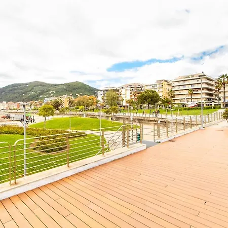 Chiavari Comfortable Flat With Balcony & Parking Chiavari