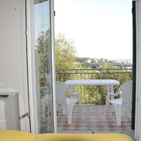 Apartment Chiavari Comfortable Flat With Balcony & Parking