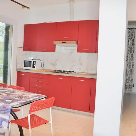 Apartment Chiavari Comfortable Flat With Balcony & Parking